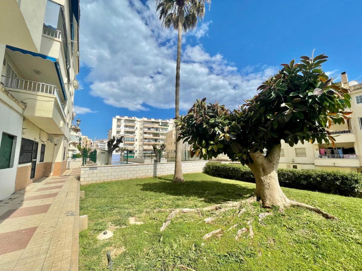 Apartamento Cerca De La Playa Torrecilla เนร์คา ภายนอก รูปภาพ