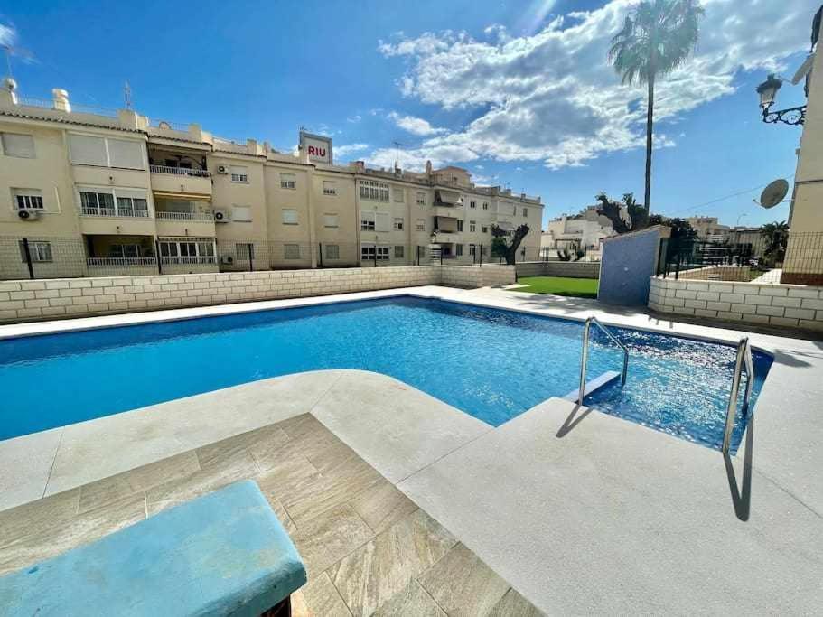 Apartamento Cerca De La Playa Torrecilla เนร์คา ภายนอก รูปภาพ