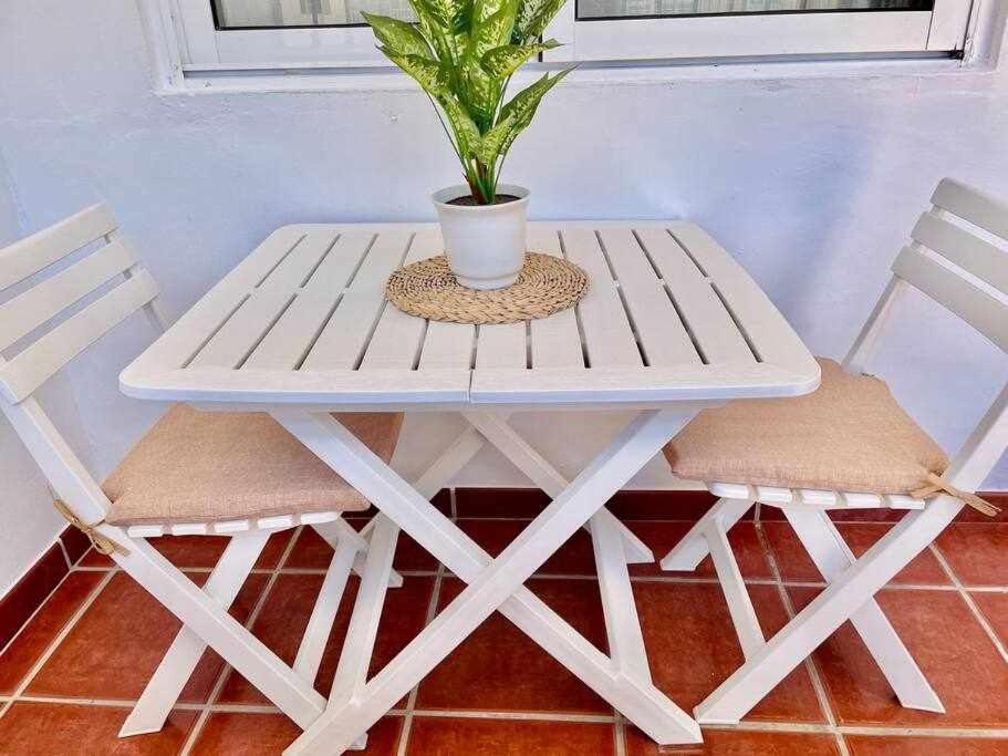 Apartamento Cerca De La Playa Torrecilla เนร์คา ภายนอก รูปภาพ
