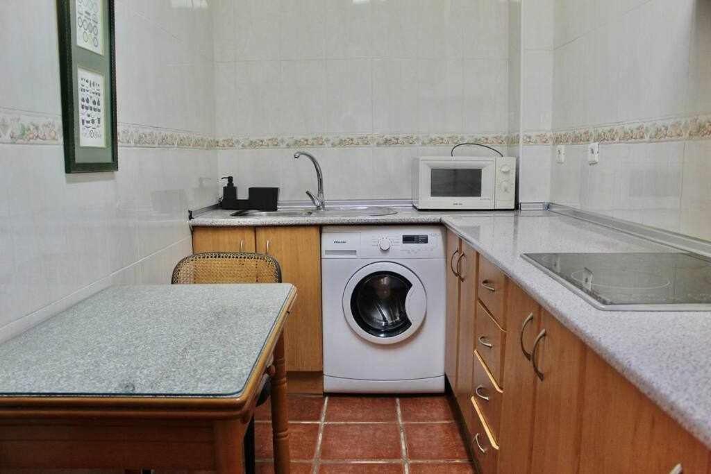 Apartamento Cerca De La Playa Torrecilla เนร์คา ภายนอก รูปภาพ
