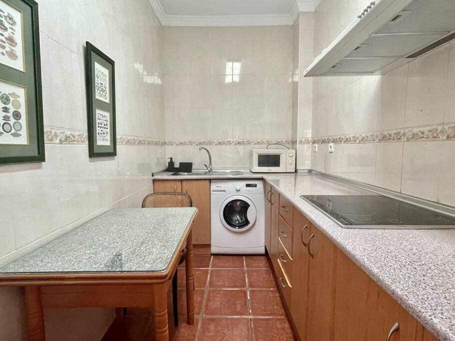 Apartamento Cerca De La Playa Torrecilla เนร์คา ภายนอก รูปภาพ