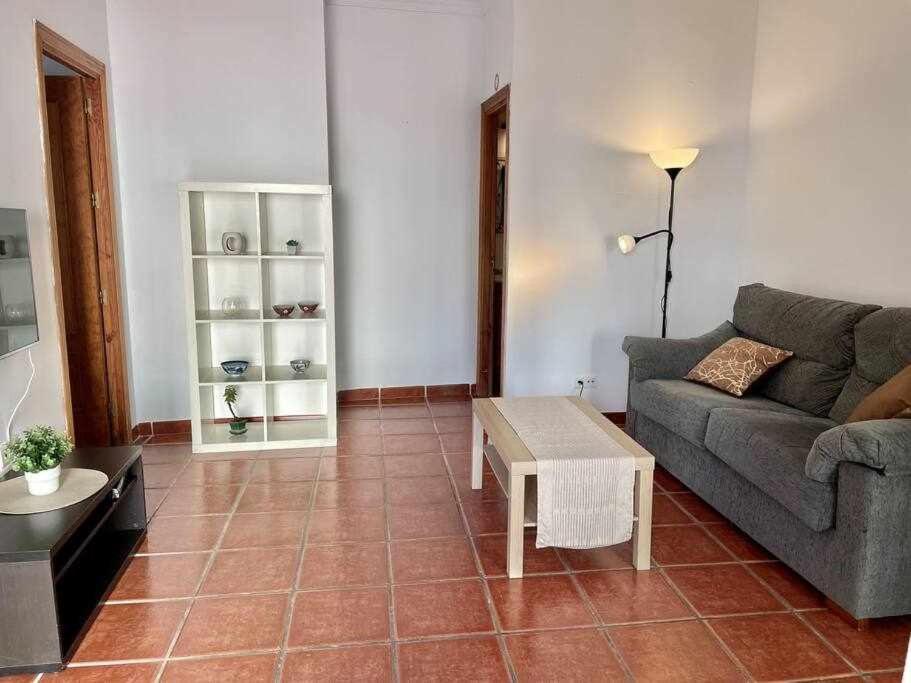 Apartamento Cerca De La Playa Torrecilla เนร์คา ภายนอก รูปภาพ