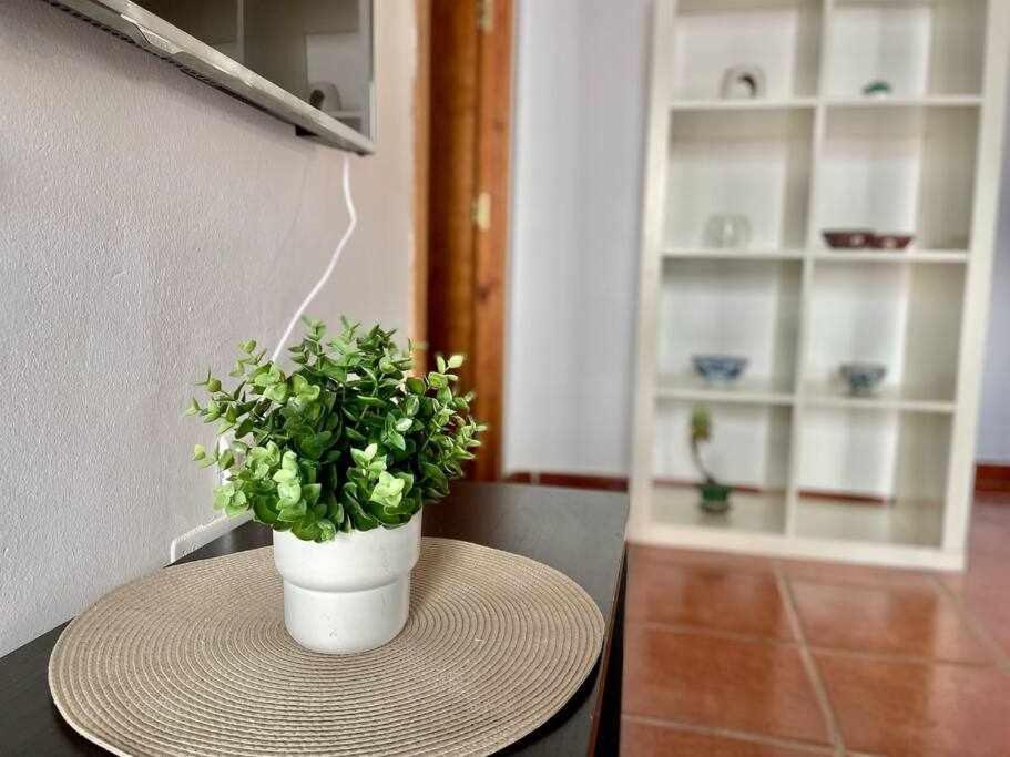 Apartamento Cerca De La Playa Torrecilla เนร์คา ภายนอก รูปภาพ