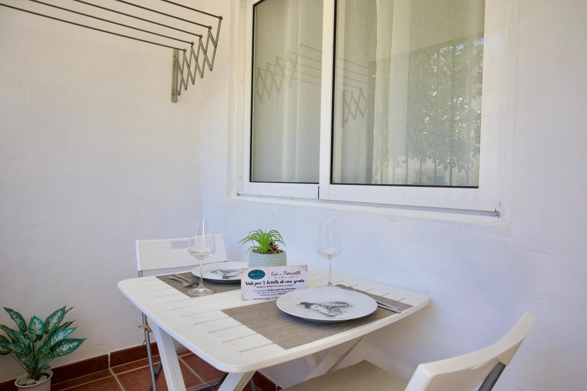 Apartamento Cerca De La Playa Torrecilla เนร์คา ภายนอก รูปภาพ
